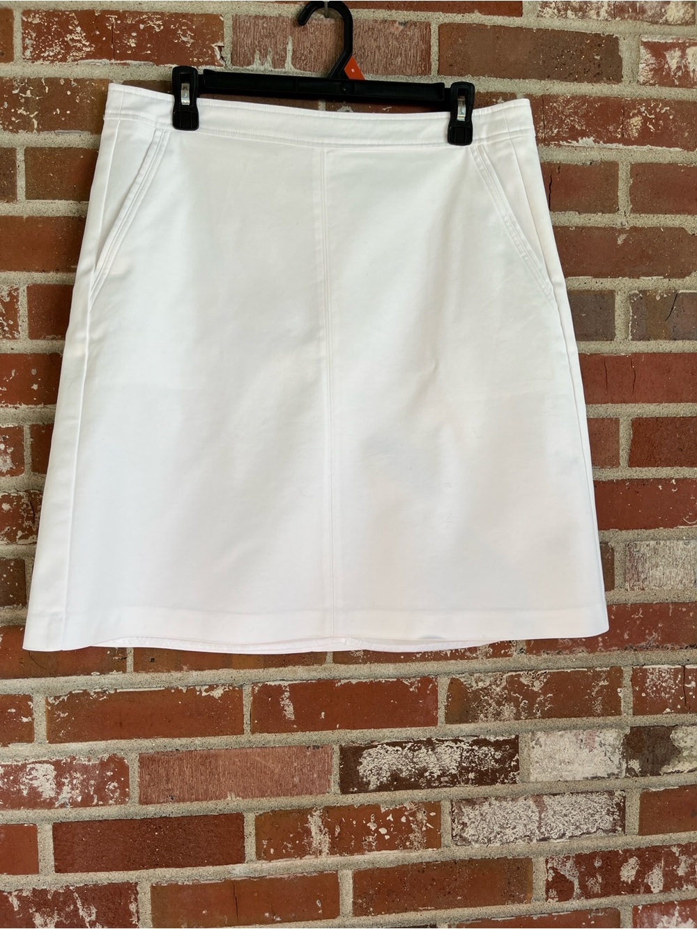 Liz Claiborne Classic White A-Line Women's Skirt with stretch and pockets Sz 10